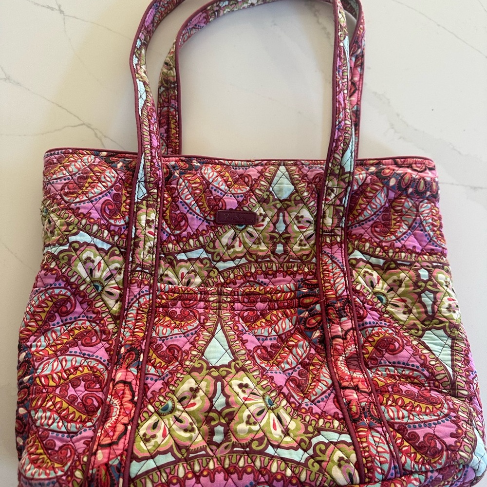 Vera Bradley Pink and Green Resort Medallion in Pocketed Tote